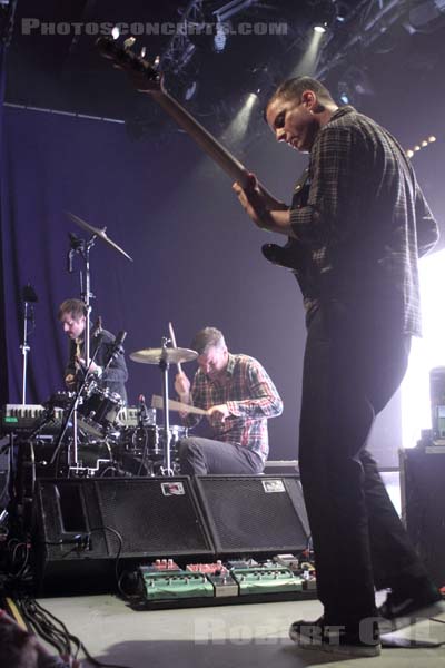 BATTLES - 2011-11-15 - PARIS - La Machine (du Moulin Rouge) - 